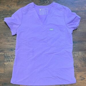 Figs women’s XS lilac purple scrub top.